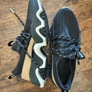 Black and Tan women’s  Sneakers
